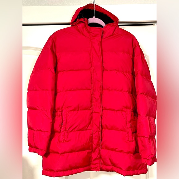 GAP Jackets & Blazers - Women’s red puffer GAP zip up hooded winter ski coat